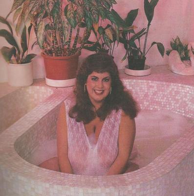 Susie Sparks wants you to join her in the bath.