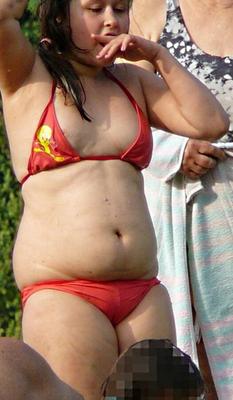 Chubby Tweety Bird Bikini Nip Slip