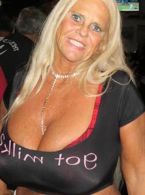 Sexy mollige Frauen (vollbusige MILFs und reife BBW)