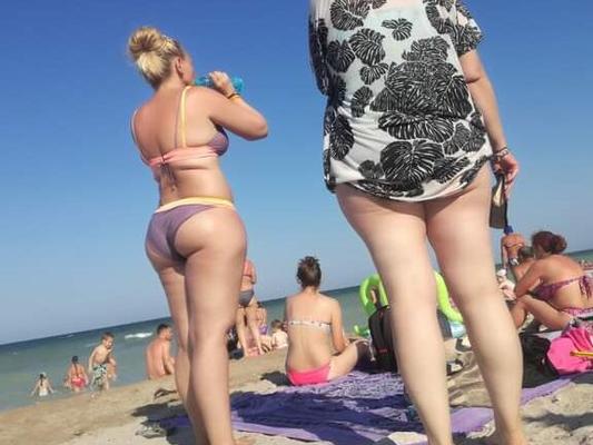 Bunda grande na praia romena