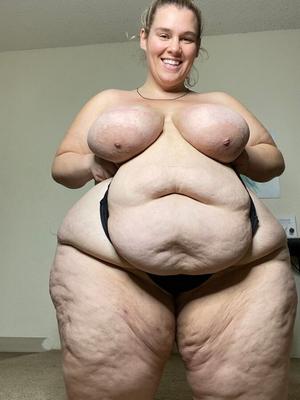 SSBBW com barriga muito grande