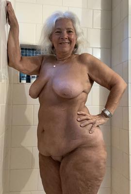 SUPER SEXY BBW GRANNY