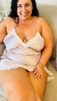 Esposa milf gordinha com peitos grandes e flácidos