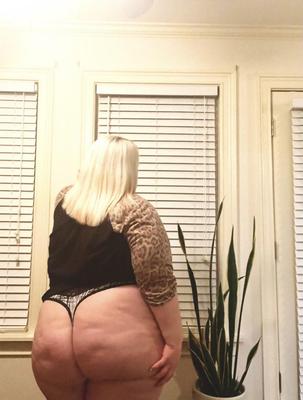 Reddit SSBBW SendMePicsOfYourDogg with huge ass