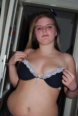 German chubby girl posing (Germany, Deutschland)