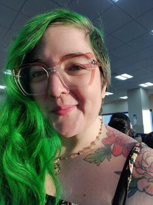 Narra green haired enormes tetas bbw chicas con gafas mezcladas calientes