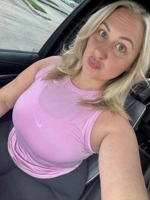 Hollie enorme culo grande tetas rubias milf fotos calientes mixtas